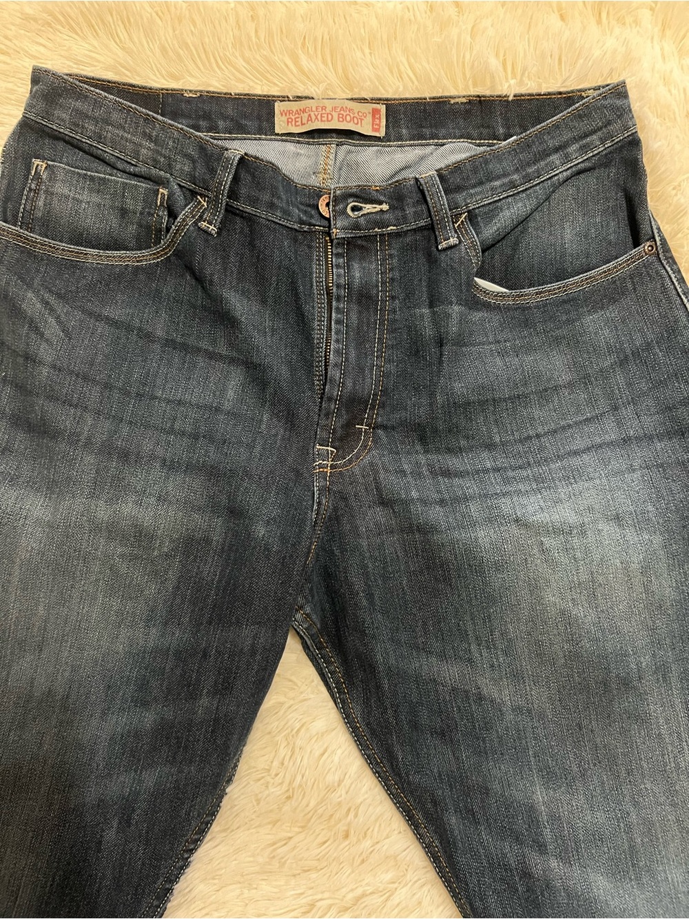 Wrangler Men's Relaxed Boot Dark Blue Washed Jeans